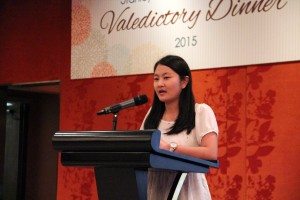 Ms. He Jiaqi, Loki spoke of her joyful life and rapport with friends in the College. 何嘉琪同學談到與朋友們在書院愉悅的生活和友好關係。