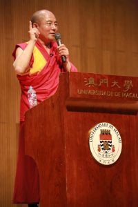 Guest speaker Khenpo Sodargye from Serthar Larung Buddhist Institute in Garze in Sichuan 講座演講嘉賓四川色達五明佛學院大德索達吉堪布