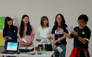 Group presentation about service-learning experience in Gaofeng Village and schools in Shuimo Town 關於在高峰村和水磨鎮中小學服務學習的體驗小組匯報