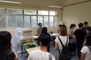 Tour of the facility: Bookbinding Room 參觀圖書裝訂室 
