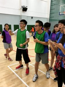 In the game of "Who is Still Standing", students tried hard with all sorts of body language to let teammates guess what they wanted to express. 「你比劃我猜」—同學們手舞足蹈就是為了讓隊友猜到自己在表達什麼。