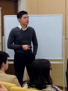 Ivan shared with the College students his experiences gained from university. Ivan 分享了他在大學生活中得到的寶貴經驗。